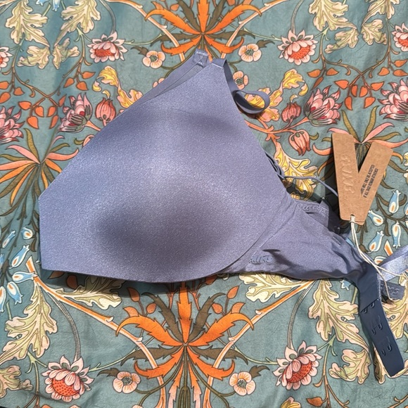 Skims Wireless Push-up Bra - Picture 4 of 4